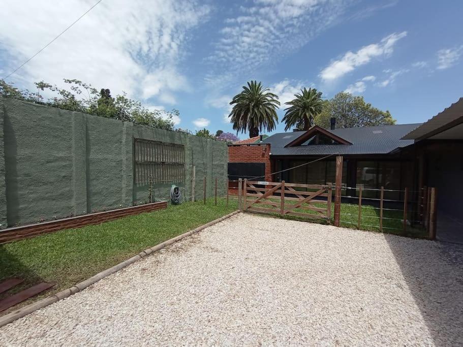 Escala Ezeiza Loft Con Desayuno Apartment Luis Guillon Exterior photo