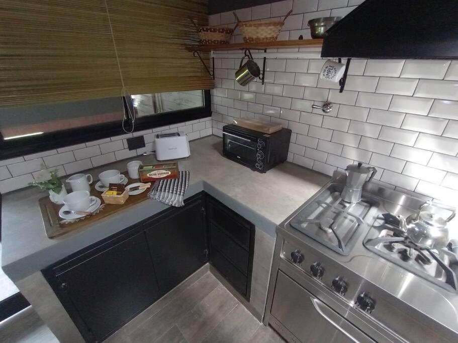 Escala Ezeiza Loft Con Desayuno Apartment Luis Guillon Exterior photo