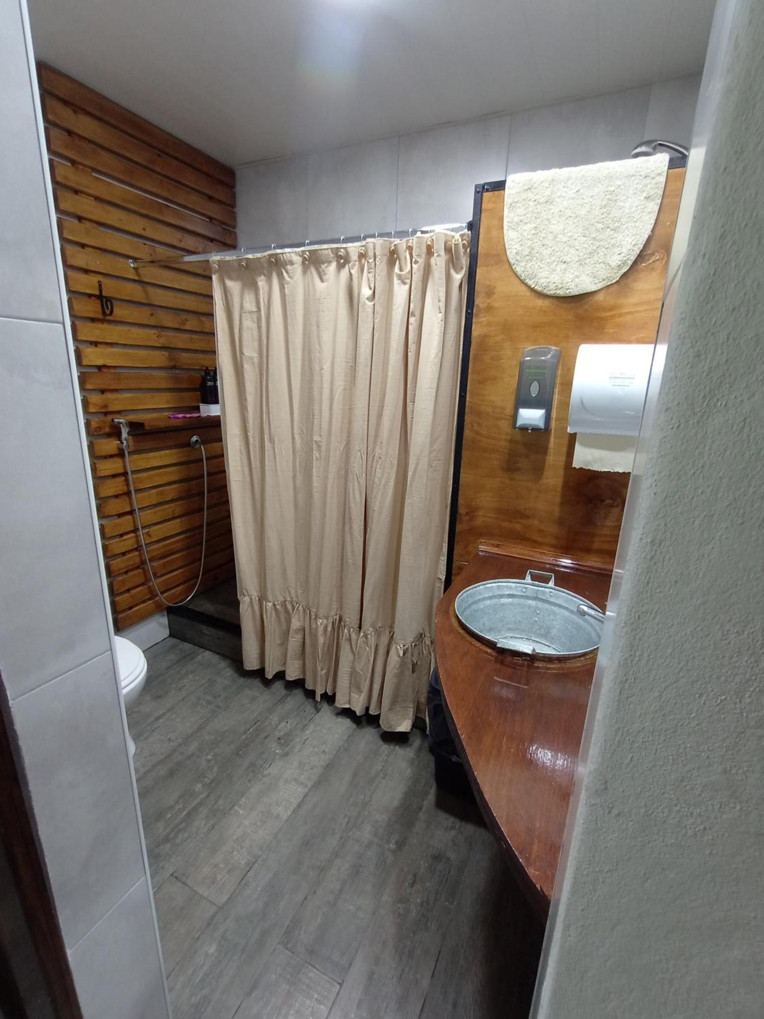 Escala Ezeiza Loft Con Desayuno Apartment Luis Guillon Exterior photo